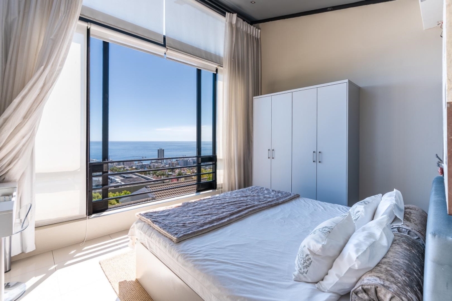 5 Bedroom Property for Sale in Fresnaye Western Cape
